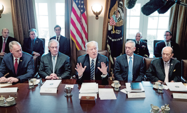 QUE EMPIECE EL REINADO: La primera reunión oficial del gabinete de Trump se celebró el 13 de marzo en la Casa Blanca.