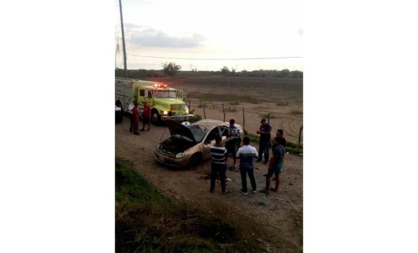 Se vuelca vehículo en la carretera de Villa Unión a Siqueros, hay 4 lesionados