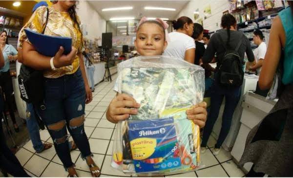 Ya se ha informado a los padres y madres de familia para que acudan a los centros de canje.