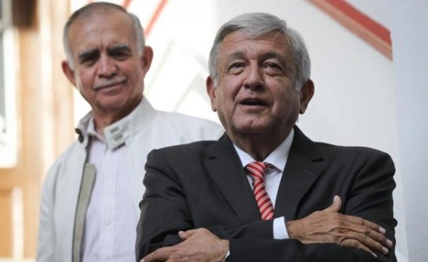 López Obrador cumple 65 años y desmiente la boda de su hijo con ex Miss Venezuela