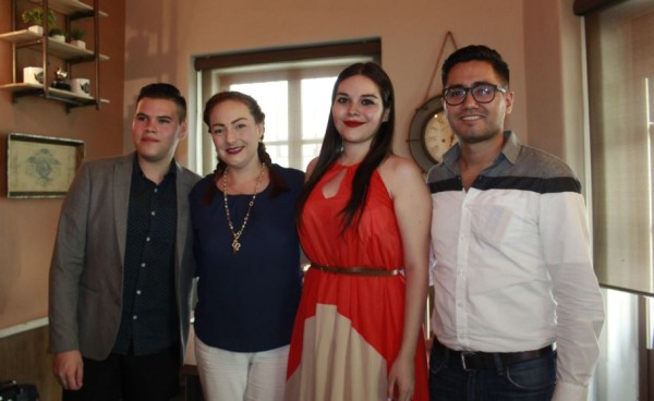 Jovany Heraldez, Wendy García, Erika Heraldez y Alejandro Miyaqui, durante la conferencia de prensa.