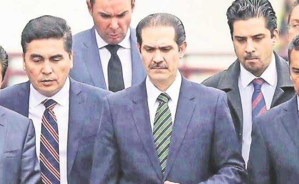 Acepta juez hipotecas para liberar a ex gobernador Guillermo Padrés