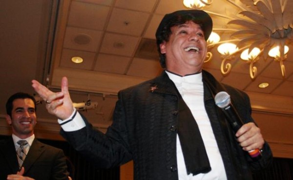 Hijo de 'El Divo' anuncia homenaje