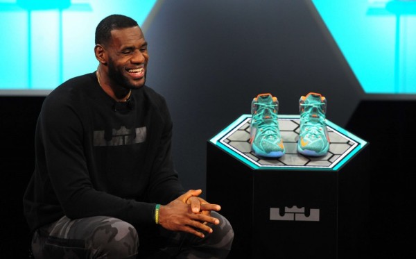 Firma LeBron James acuerdo vitalicio con Nike