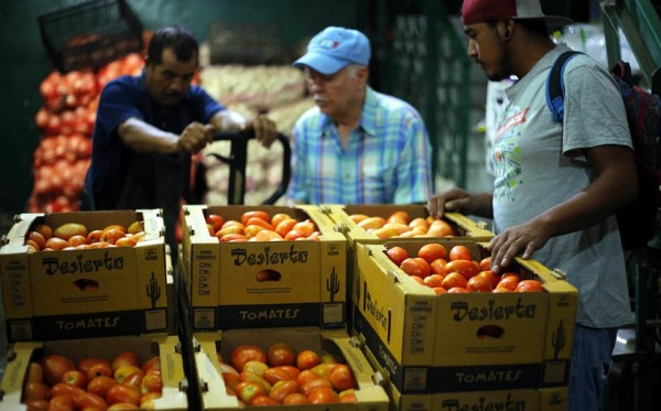 Termina acuerdo y Estados Unidos podría imponer un arancel al tomate mexicano
