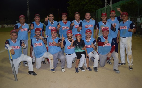Cabanna–Los Arcos Restaurantes se corona en el Torneo de Softbol Varonil del Club La Careada