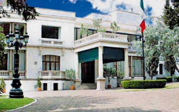 En Los Pinos desapareció hasta la vajilla