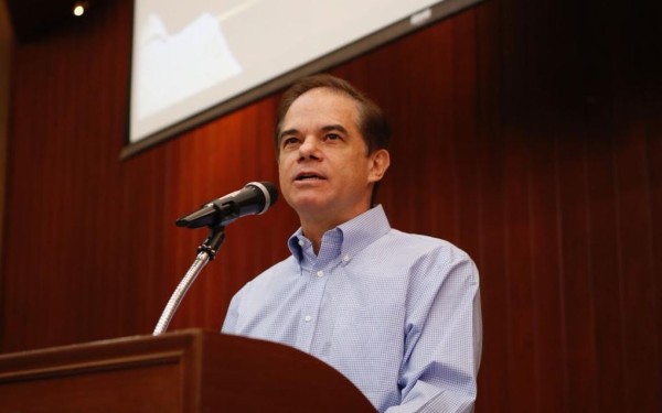 Evade Ortega Carricarte explicar por qué aceptó trato con Villarreal