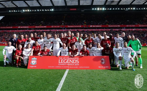Las leyendas del Milán y el Liverpool se enfrentaron el sábado. (Foto: @acmilan)
