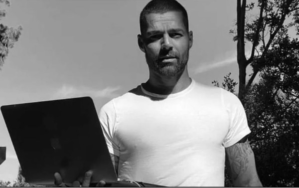 Ricky Martin lanza por sorpresa su nuevo EP Pausa