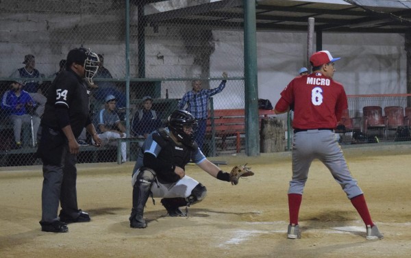 Webox-Bobby Team toma ventaja en la final.