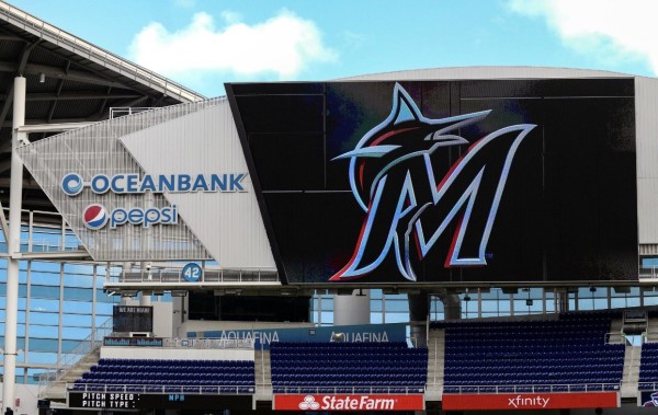 Marlins cancela su juego de hoy en casa. (Foto: Twitter @cuartobatmx)