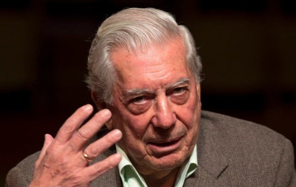 Invita Mario Vargas Llosa a mostrar a los niños que la literatura es entretenida