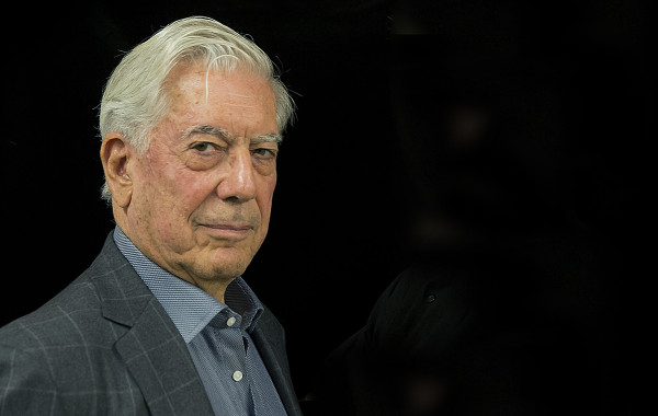 Vargas Llosa preocupado porque AMLO pueda perpetuarse en el poder
