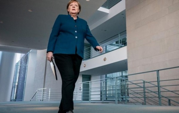 La canciller alemana Angela Merkel en cuarentena por posible contagio de Covid-19