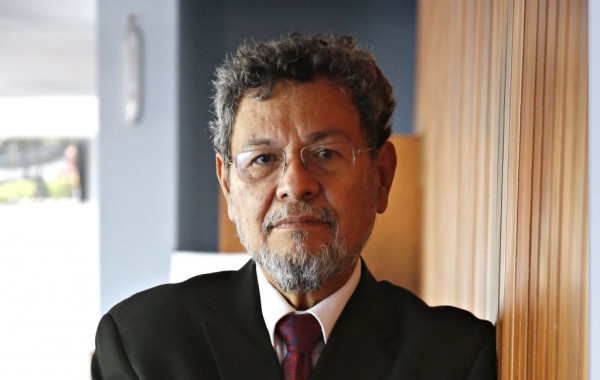 Élmer Mendoza