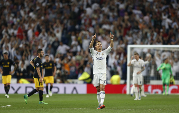 Real Madrid pone un pie en la final de la Champions