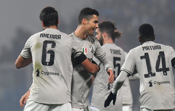 Juventus mantiene el invicto y la cima al vencer 3-0 al Sassuolo
