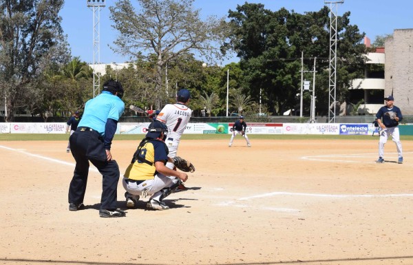 Zucarmex le propina agria derrota a Los Padres en el softbol de La Careada