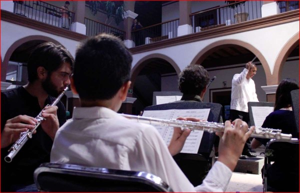 La Banda Sinfónica Juvenil del Estado anuncia receso en el concierto La música y sus etapas.