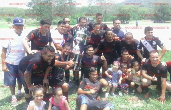 Termina Atlético temporada con los máximos honores en liga Superveteranos