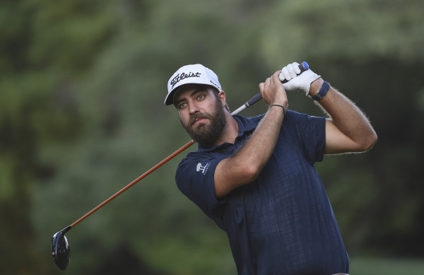 Tom Whitney en acción.