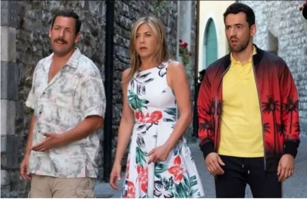Adam Sandler, Jennifer Aniston y Luis Gerardo Méndez.