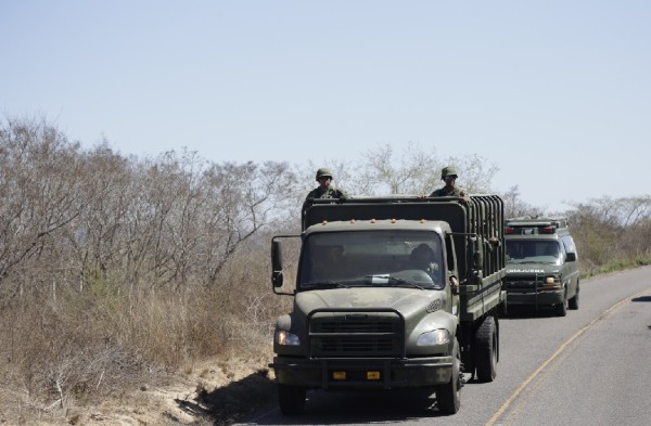 Desplazados por violencia en la zona serrana de Mazatlán piden apoyo de seguridad del Ejército