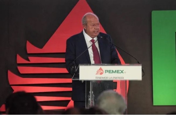 Carlos Romero Deschamps es uno de los políticos en México que es señalado por diversos delitos, incluyendo delincuencia organizada, fraude, extorsión, enriquecimiento ilícito, corrupción y tráfico de influencias. Foto: Pemex.