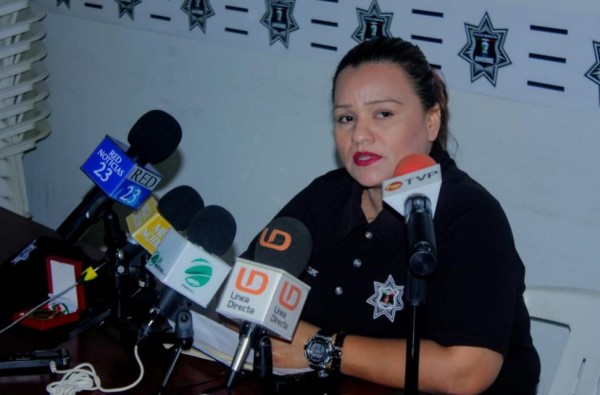 Me siento intimidada, dice Dignora Valdez, que pide igualdad en la policía de Ahome