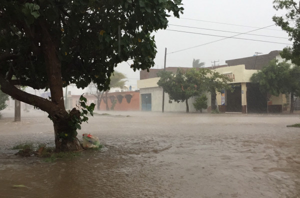Pega tormenta intensa en Mazatlán