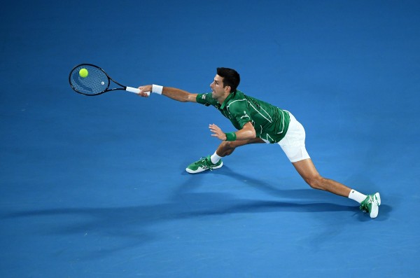Djokovic y Federer ganaron en su debut en el Abierto de Australia