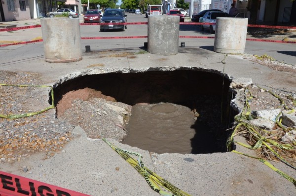 Anuncia Japama que reparará socavón que se abrió hace ocho meses en Los Mochis