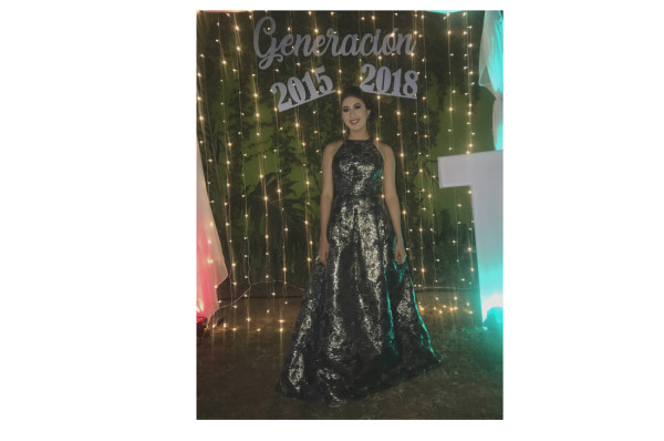 Valeria Valdez Rendón se gradúo en la licenciatura en Terapia Física en la Upsin.