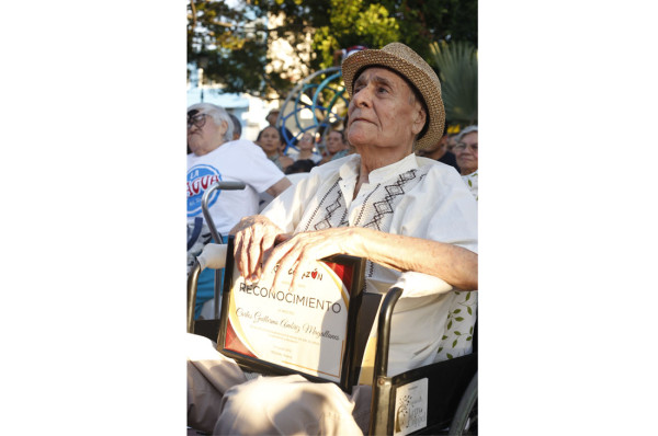 Barrio Corazón rinde homenaje al promotor cultural Carlos Ambriz