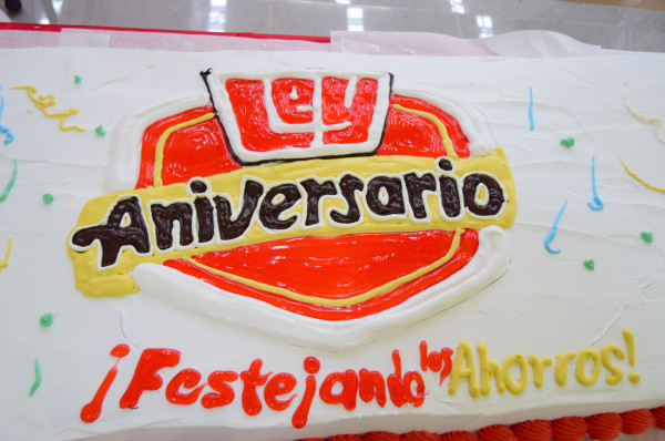 El pastel conmemorativo midió 12 metros.