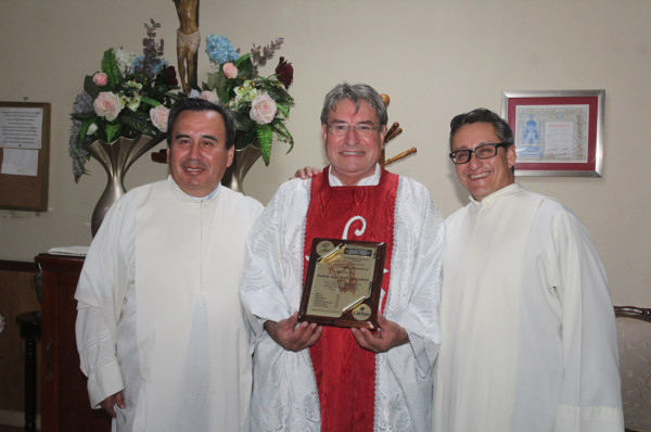 Los sacerdotes Rogelio Narváez, Rafael Martínez y José Luis González.