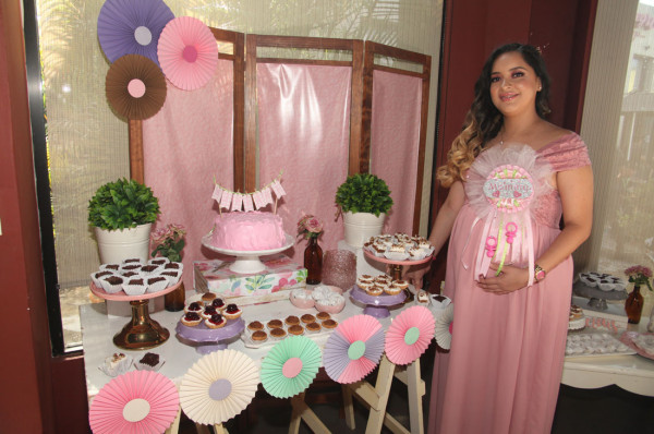 Sarah Gabriela Ibarra festeja su primera maternidad