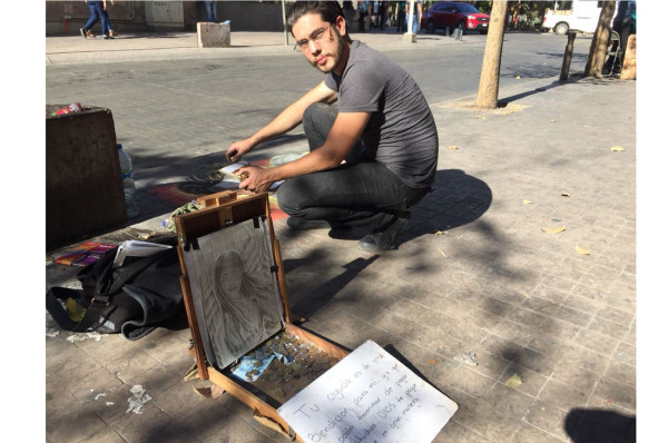 Lleva joven su arte más allá de cuatro paredes en Culiacán