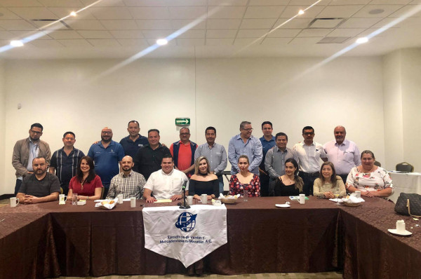 Ejecutivos de Ventas y Mercadotecnia de Mazatlán se capacitan en liderazgo positivo