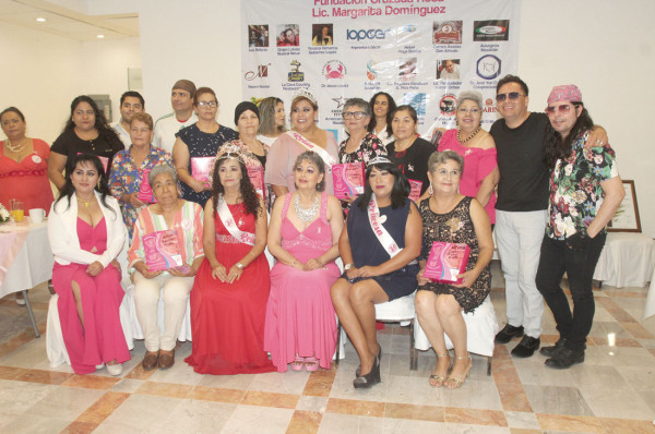 Fundación Cruzada Rosa donan prótesis mamarias