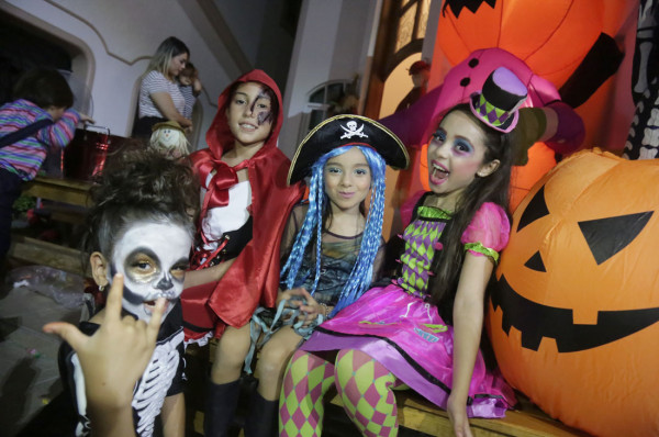 Vecinos del Fraccionamiento El Cid celebran Halloween