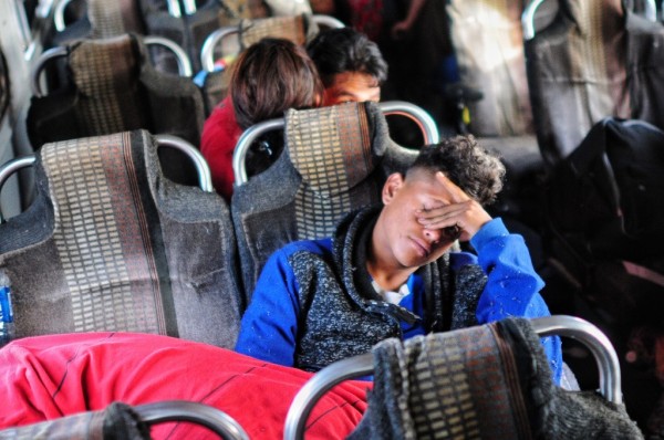 Autoridades detienen autobuses con migrantes en Sonora