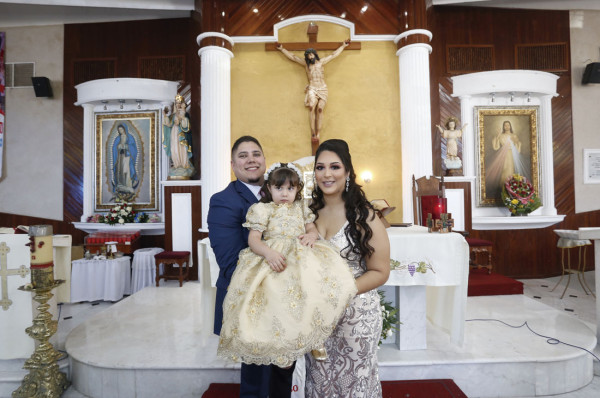 Isabella Collard Ibarra ya es hija de Dios
