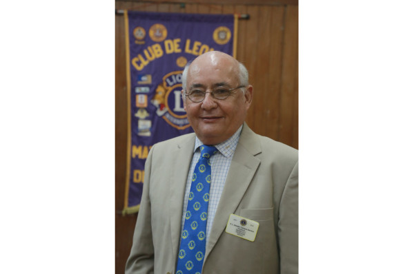 Club de Leones refrenda al Padre Amador Campos como su presidente