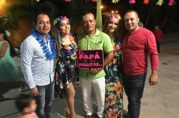 Muy consentido pasó su cumpleaños con la familia, el joven profesor Víctor Hugo Cruz Correa.