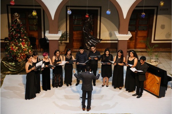 Las festividades navideñas las puede seguir desde casa.