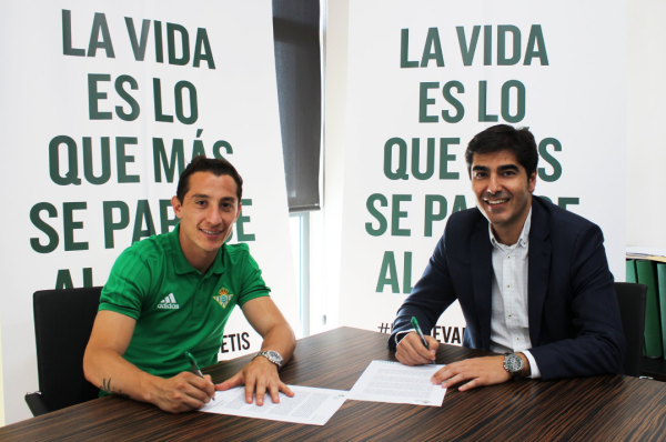 Betis presenta a Guardado, su flamante fichaje