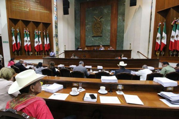 Hasta celulares quitarán a funcionarios públicos de Sinaloa