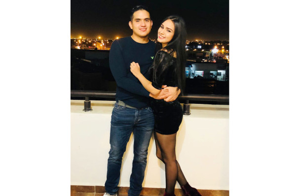 Una linda pareja integran Karla María Avilés y Roque Esquivias.